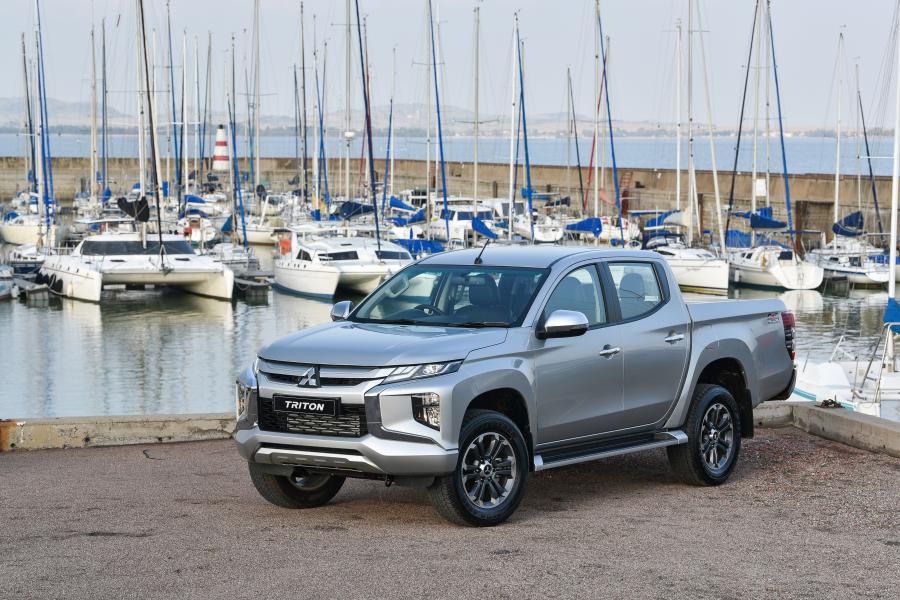  Mitsubishi Triton Double Cab 2019 года  (ZA) (фото 30 из 40)